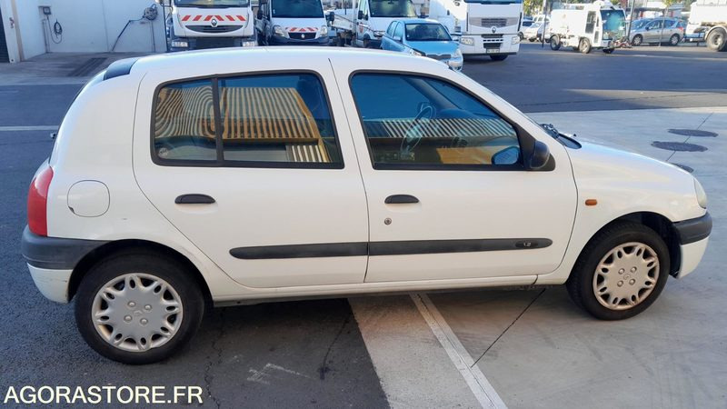 RENAULT CLIO 1.2 ESSENCE RTE - Coche: foto 2 RENAULT CLIO 1.2 ESSENCE RTE - Coche: foto 2