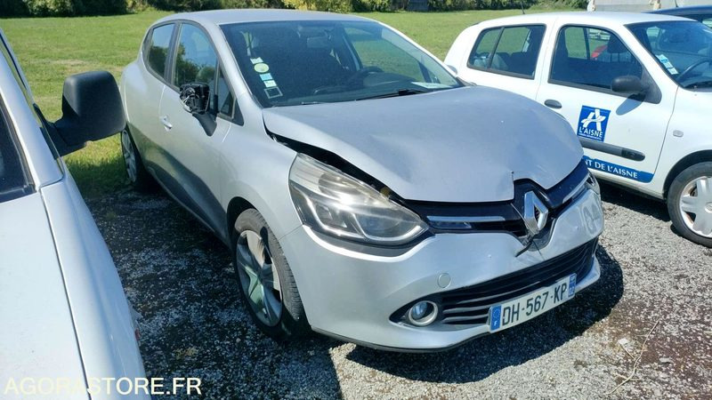 RENAULT CLIO - 2014 - 221115 KM - Coche: foto 3 RENAULT CLIO - 2014 - 221115 KM - Coche: foto 3