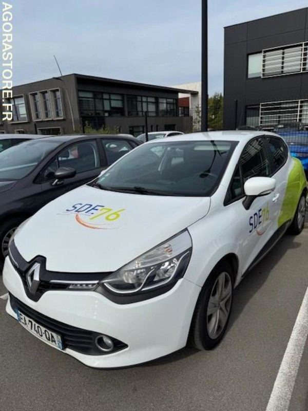 RENAULT CLIO - Coche: foto 2 RENAULT CLIO - Coche: foto 2