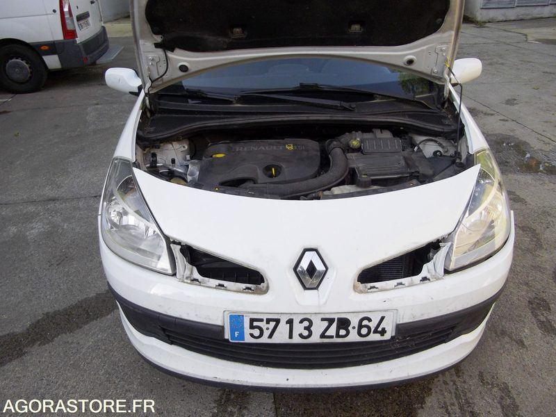 RENAULT CLIO3 5713-ZB-64 - Coche: foto 2 RENAULT CLIO3 5713-ZB-64 - Coche: foto 2