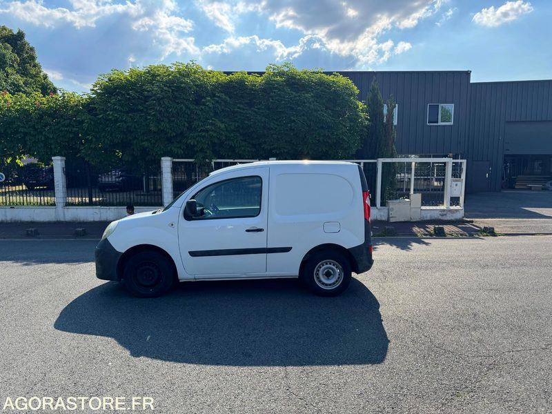 RENAULT KANGOO 1.6 90 ESSENCE - 31 000 KM - Furgoneta pequeña: foto 1 RENAULT KANGOO 1.6 90 ESSENCE - 31 000 KM - Furgoneta pequeña: foto 1