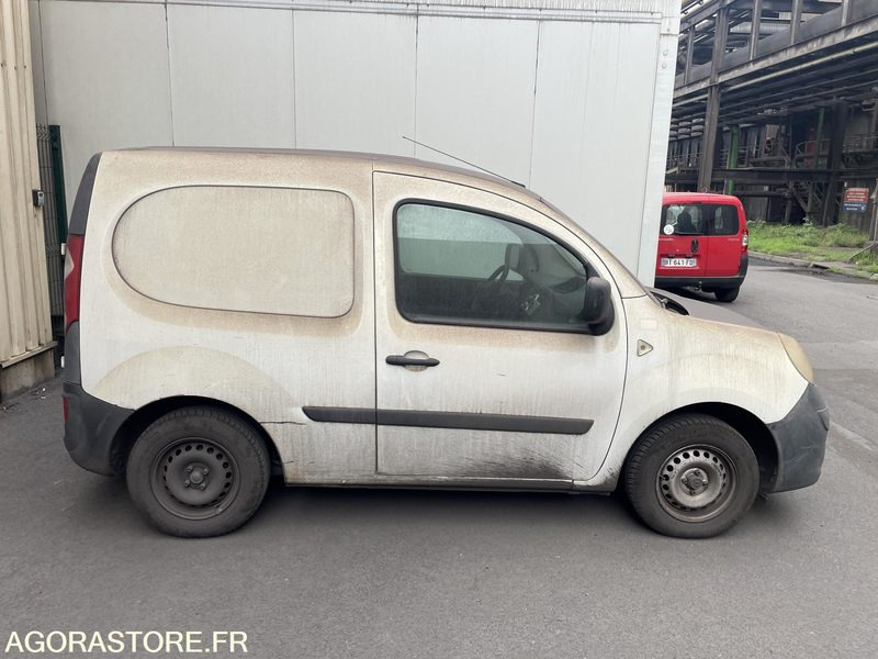 RENAULT KANGOO - 2011 - 157271KMs - BY-686-NP - Furgoneta pequeña: foto 4 RENAULT KANGOO - 2011 - 157271KMs - BY-686-NP - Furgoneta pequeña: foto 4