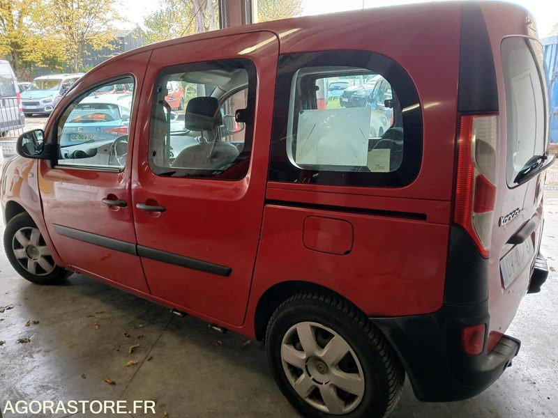RENAULT KANGOO TPMR N°150546 - Autobús escolar: foto 3 RENAULT KANGOO TPMR N°150546 - Autobús escolar: foto 3