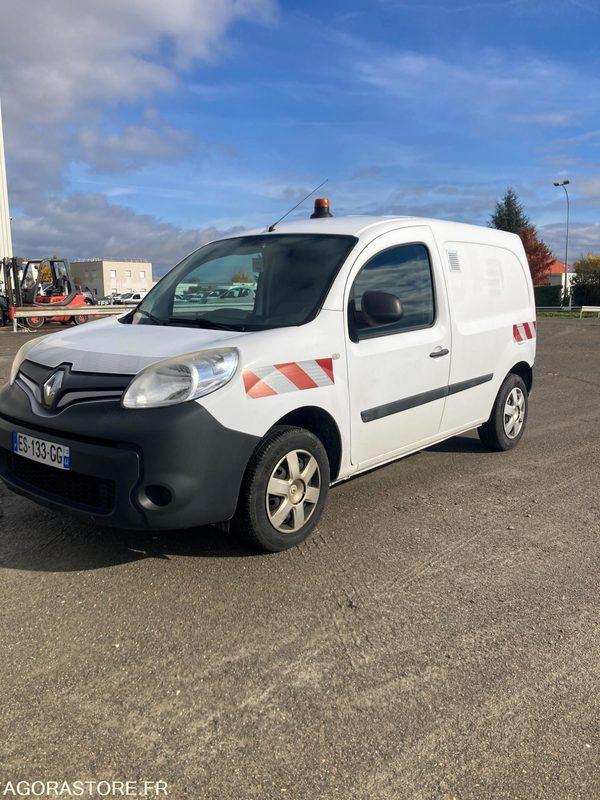 RENAULT KANGOO diesel - Année 2017 - 330 000 km - Furgoneta pequeña: foto 1 RENAULT KANGOO diesel - Année 2017 - 330 000 km - Furgoneta pequeña: foto 1