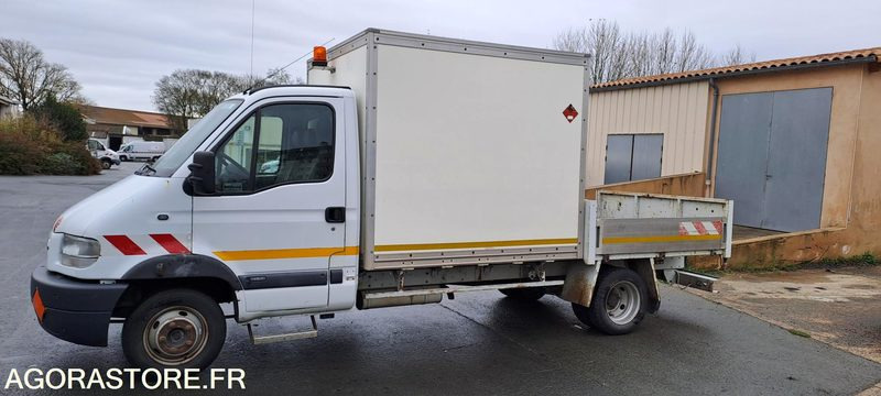 RENAULT MASCOTT PLATEAU ET CELLULE ATELIER - 213216km - 2001 - Furgoneta basculante: foto 2 RENAULT MASCOTT PLATEAU ET CELLULE ATELIER - 213216km - 2001 - Furgoneta basculante: foto 2