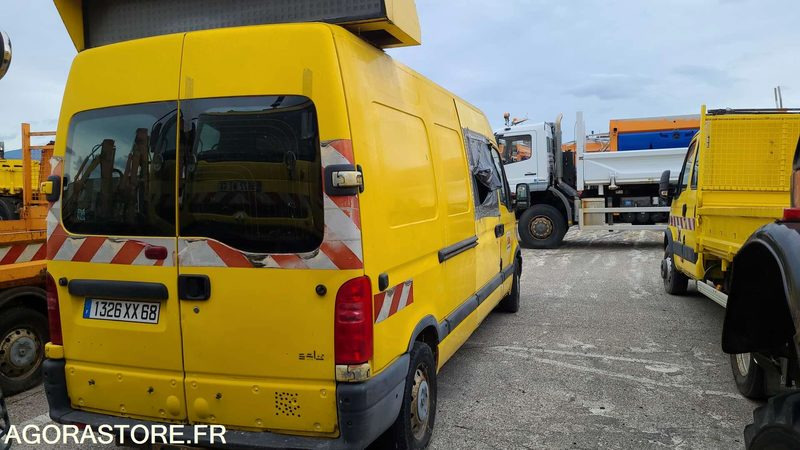 RENAULT MASTER - 2002 - 374300 KM - Furgón: foto 4 RENAULT MASTER - 2002 - 374300 KM - Furgón: foto 4