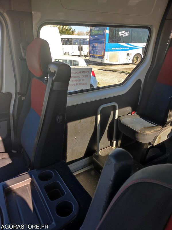 Autobús escolar RENAULT MASTER N°167038: foto 6 Autobús escolar RENAULT MASTER N°167038: foto 6