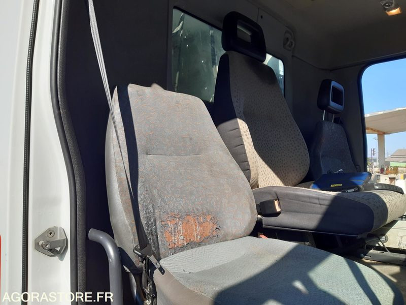 Camión de basura RENAULT Premium 310 DXI BOM Bicompact SEMAT: foto 7 Camión de basura RENAULT Premium 310 DXI BOM Bicompact SEMAT: foto 7