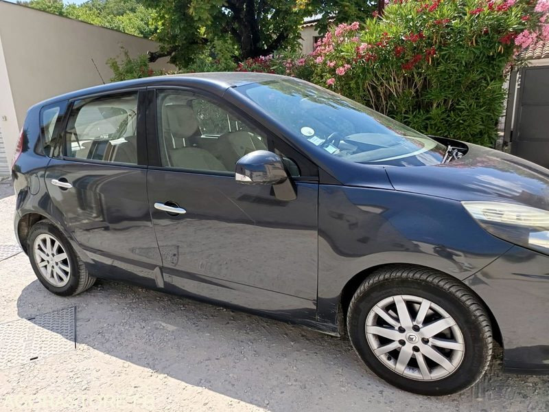 RENAULT SCENIC - 2009 - 154900KMS - Coche: foto 2 RENAULT SCENIC - 2009 - 154900KMS - Coche: foto 2