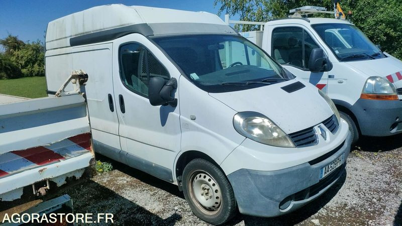 RENAULT TRAFIC - 2009 - 115919 KM - Furgón: foto 2 RENAULT TRAFIC - 2009 - 115919 KM - Furgón: foto 2