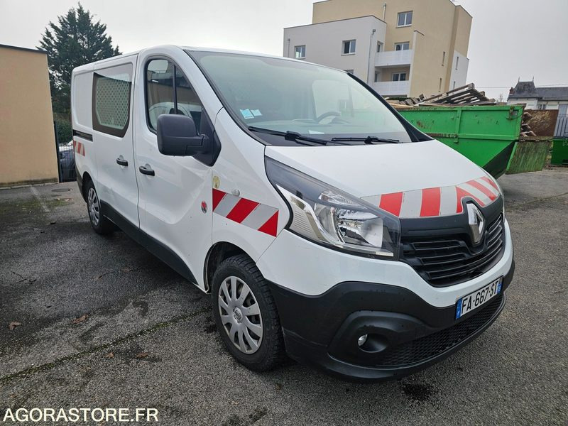 RENAULT TRAFIC - 2018 - 173355KM - FA667ST - Furgón: foto 2 RENAULT TRAFIC - 2018 - 173355KM - FA667ST - Furgón: foto 2
