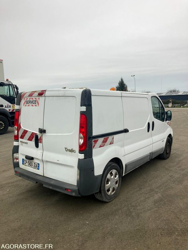 RENAULT TRAFIC diesel - Année 2013 - 376.300km - Furgón: foto 4 RENAULT TRAFIC diesel - Année 2013 - 376.300km - Furgón: foto 4