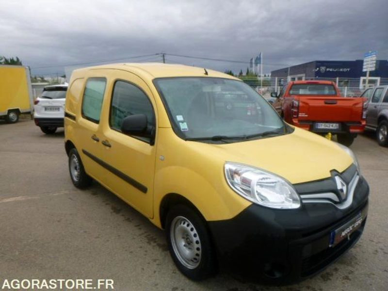 RENAULT kangoo Fourgonnette - 2015 - 148166km - PRIX TTC - Furgoneta pequeña: foto 1 RENAULT kangoo Fourgonnette - 2015 - 148166km - PRIX TTC - Furgoneta pequeña: foto 1