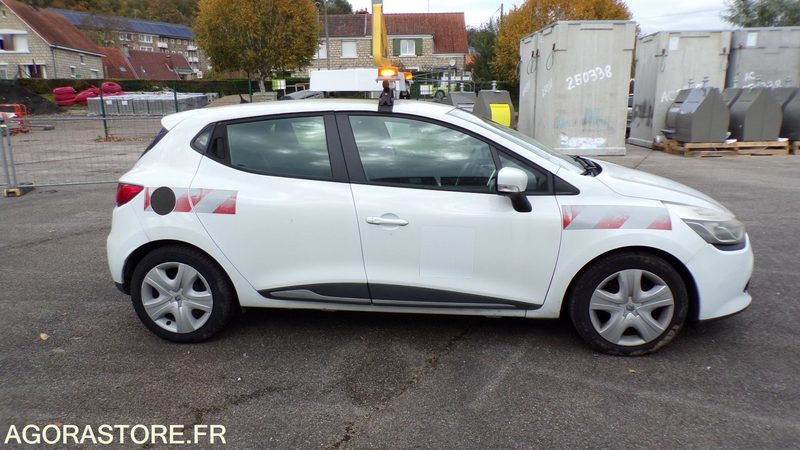 Renault Clio 4 DQ-828-CL (BP) - Coche: foto 2 Renault Clio 4 DQ-828-CL (BP) - Coche: foto 2