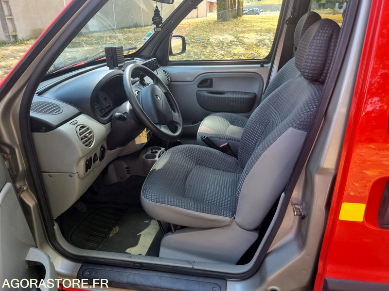 Renault Kangoo 4x4 - 9031 YE 63 - 2006 - Furgoneta pequeña: foto 5 Renault Kangoo 4x4 - 9031 YE 63 - 2006 - Furgoneta pequeña: foto 5