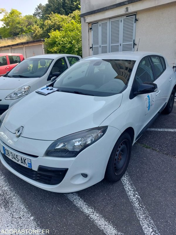 Renault Megane CB345AK de 2012 - 163878km - Véhicule défaillant - Coche: foto 2 Renault Megane CB345AK de 2012 - 163878km - Véhicule défaillant - Coche: foto 2