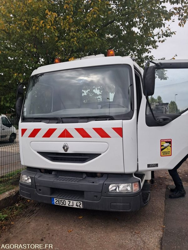 Renault Midlum 2650 ZJ 42 - Camión multibasculante: foto 3 Renault Midlum 2650 ZJ 42 - Camión multibasculante: foto 3