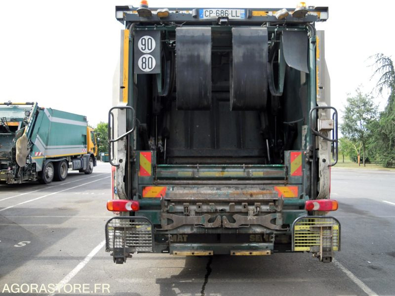 Renault Premium 380 6x2 DXI 11 équipé d'une benne SEMAT OM Série 14000 - Camión de basura: foto 4 Renault Premium 380 6x2 DXI 11 équipé d'une benne SEMAT OM Série 14000 - Camión de basura: foto 4