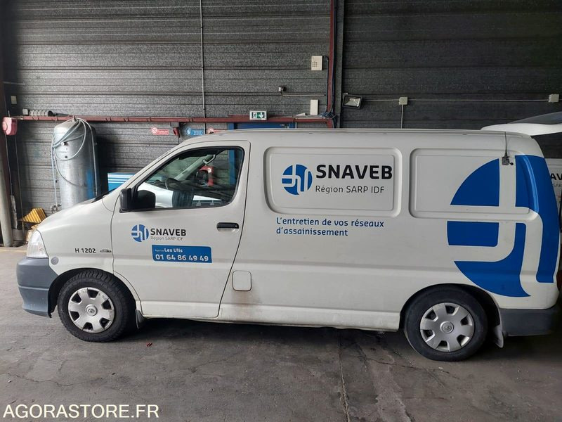 TOYOTA Hiace fourgon HP HUWER 2012 272000KM ROULANT EXPORT UNIQUEMENT - Furgoneta pequeña: foto 3 TOYOTA Hiace fourgon HP HUWER 2012 272000KM ROULANT EXPORT UNIQUEMENT - Furgoneta pequeña: foto 3