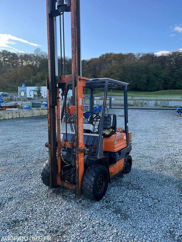 TOYOTA chariot levée libre TOYOTA 025FD18 Diesel - Carretilla elevadora diésel: foto 3 TOYOTA chariot levée libre TOYOTA 025FD18 Diesel - Carretilla elevadora diésel: foto 3