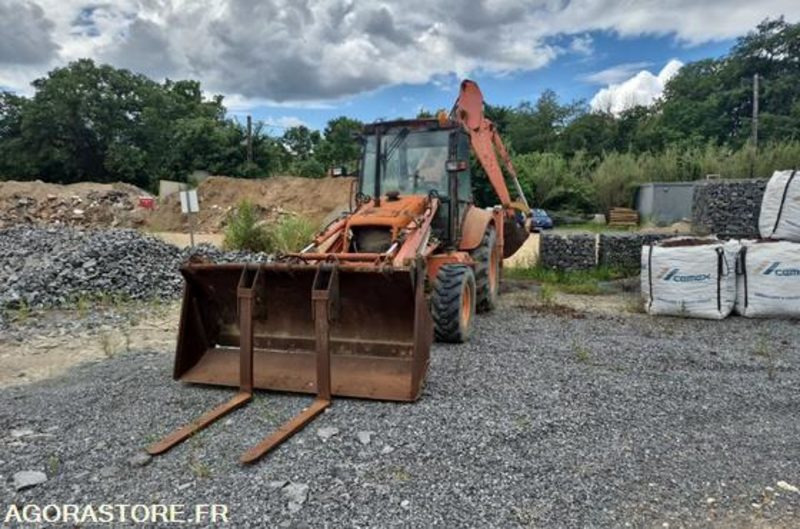 TRACTOPELLE NEW HOLLAND HITACHI FB100 - 031003055 / 1996 - 6337 HEURES - Retroexcavadora: foto 2 TRACTOPELLE NEW HOLLAND HITACHI FB100 - 031003055 / 1996 - 6337 HEURES - Retroexcavadora: foto 2