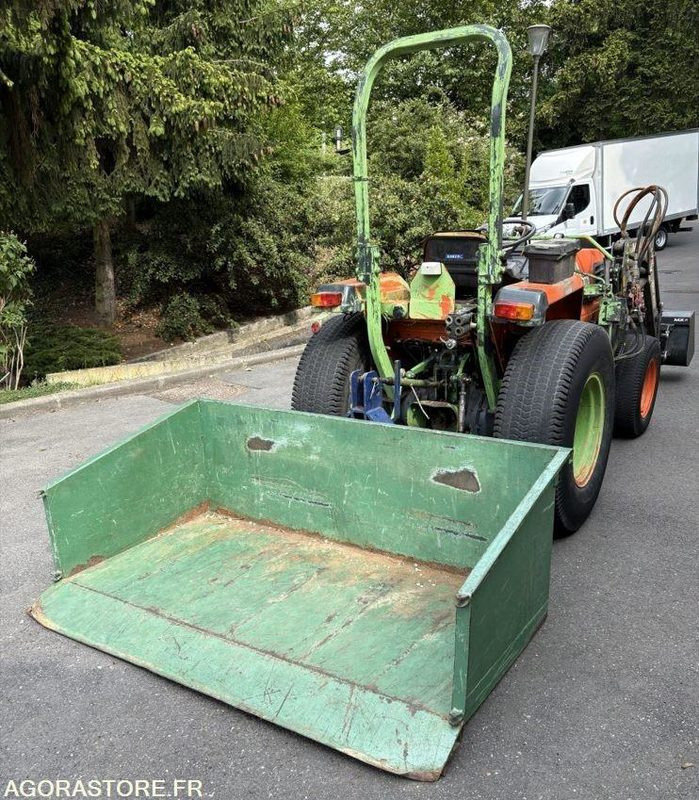 Tracteur Kubota L3300 - lot 149 - Tractor: foto 4 Tracteur Kubota L3300 - lot 149 - Tractor: foto 4