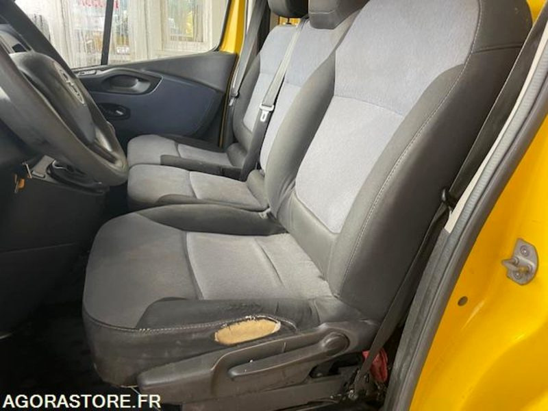 VIVARO FG L1H1 PACK CLIM + 1.6 CDTI 95cv - 188200 km - Furgón: foto 5 VIVARO FG L1H1 PACK CLIM + 1.6 CDTI 95cv - 188200 km - Furgón: foto 5
