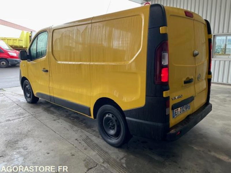 VIVARO FG L1H1 PACK CLIM + 1.6 CDTI 95cv - 188200 km - Furgón: foto 2 VIVARO FG L1H1 PACK CLIM + 1.6 CDTI 95cv - 188200 km - Furgón: foto 2