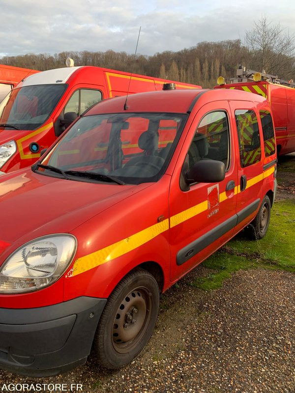 VLR RENAULT KANGOO1 8531XQ76 - Furgoneta pequeña: foto 2 VLR RENAULT KANGOO1 8531XQ76 - Furgoneta pequeña: foto 2