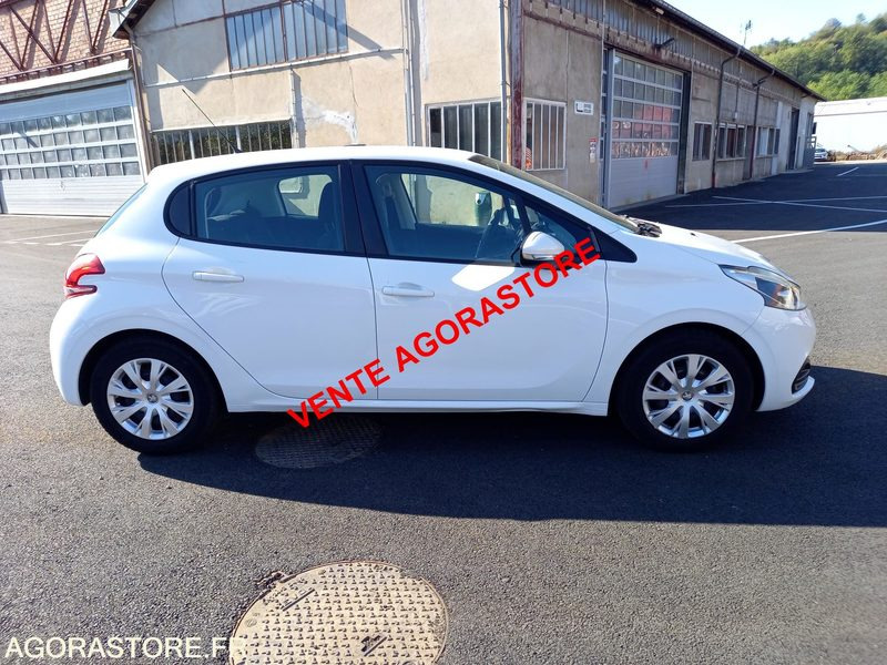 Vends Peugeot 208 essence - Coche: foto 4 Vends Peugeot 208 essence - Coche: foto 4