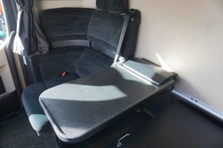 Camión volquete Mercedes-Benz Arocs 3263 , 8x4 Tridem: foto 21