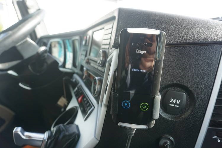 Camión volquete Mercedes-Benz Arocs 3263 , 8x4 Tridem: foto 23