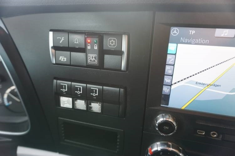 Camión volquete Mercedes-Benz Arocs 3263 , 8x4 Tridem: foto 19