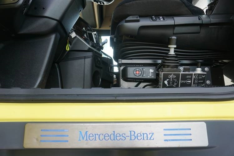 Camión volquete Mercedes-Benz Arocs 3263 , 8x4 Tridem: foto 14