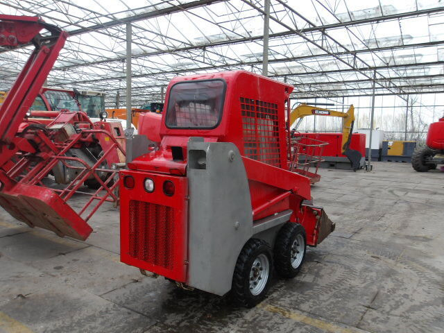 Gehl 1640 - Minicargadora: foto 1 Gehl 1640 - Minicargadora: foto 1