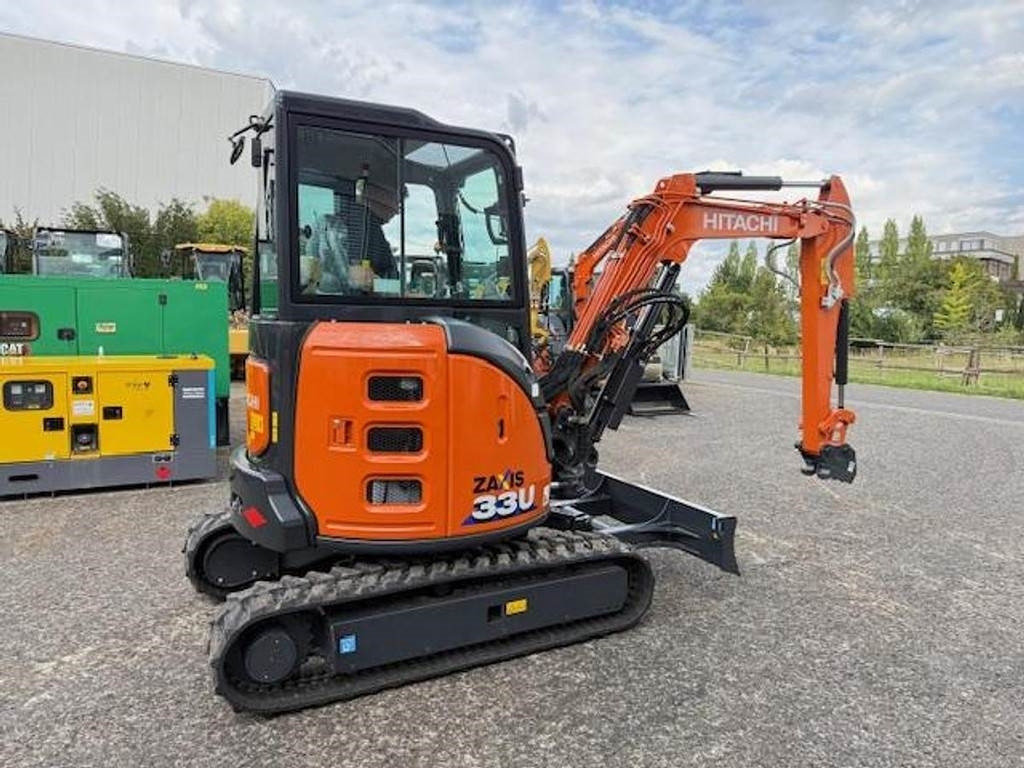 Hitachi ZX33U-6 - Miniexcavadora: foto 2 Hitachi ZX33U-6 - Miniexcavadora: foto 2