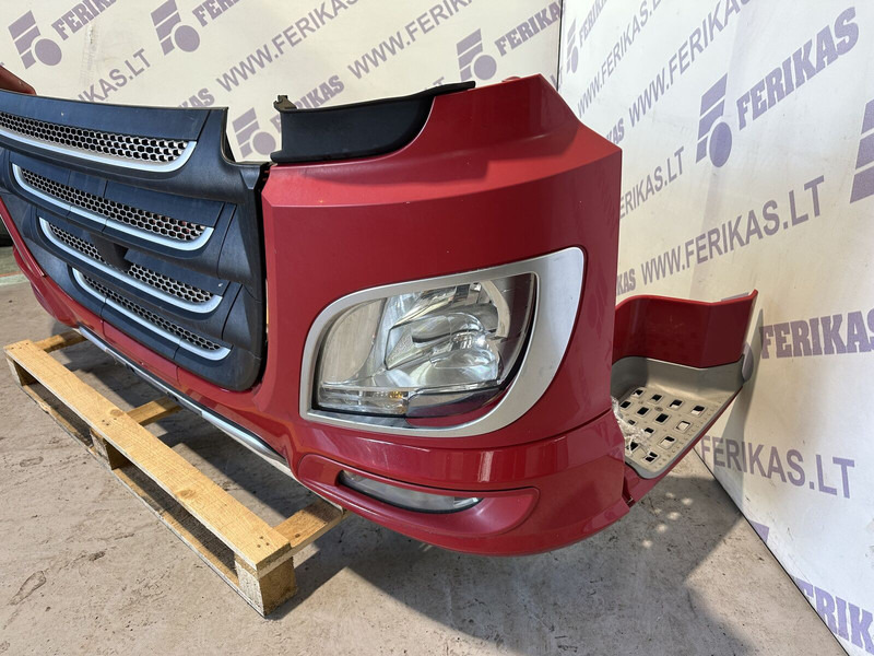 DAF XF 106 - Parachoques para Camión: foto 2 DAF XF 106 - Parachoques para Camión: foto 2