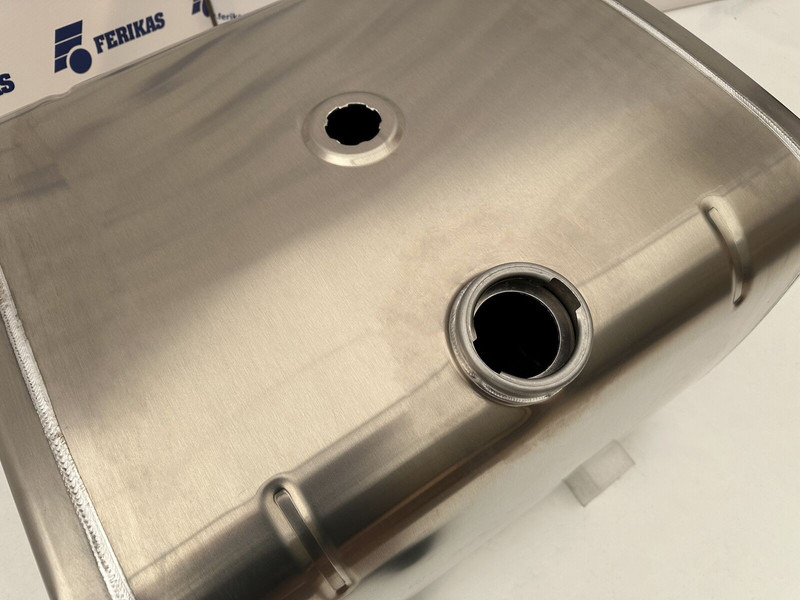 MAN - Depósito de combustible para Camión: foto 4 MAN - Depósito de combustible para Camión: foto 4