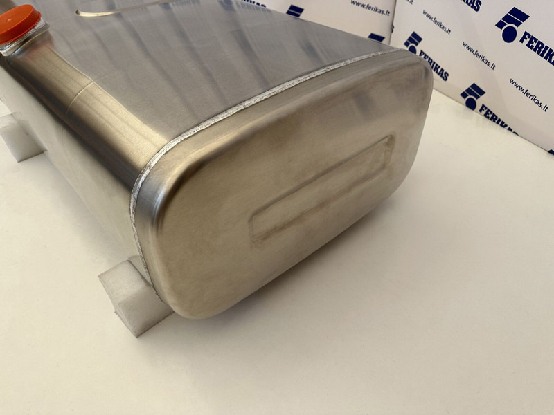 MAN - Depósito de combustible para Camión: foto 2 MAN - Depósito de combustible para Camión: foto 2