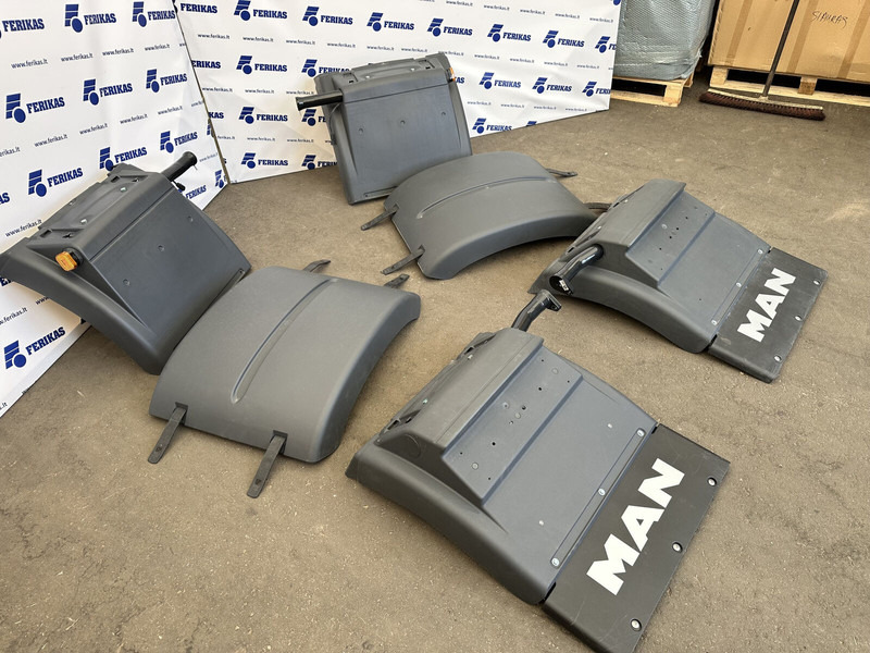 MAN NEW OEM rear mudguards set, fenders - Carrocería y exterior para Camión: foto 3 MAN NEW OEM rear mudguards set, fenders - Carrocería y exterior para Camión: foto 3