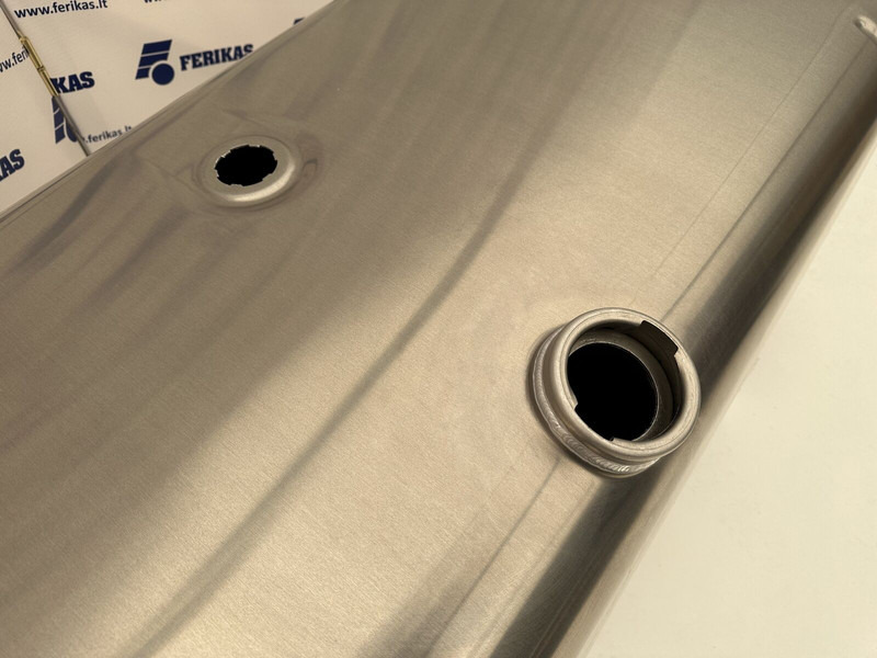 MAN New aluminum fuel tank 600L - Depósito de combustible para Camión: foto 4 MAN New aluminum fuel tank 600L - Depósito de combustible para Camión: foto 4