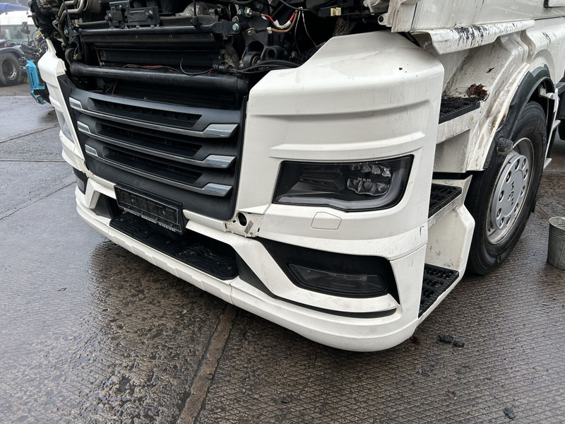 MAN complete bumper - Parachoques para Camión: foto 3 MAN complete bumper - Parachoques para Camión: foto 3