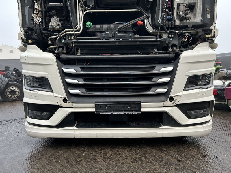 MAN complete bumper - Parachoques para Camión: foto 1 MAN complete bumper - Parachoques para Camión: foto 1