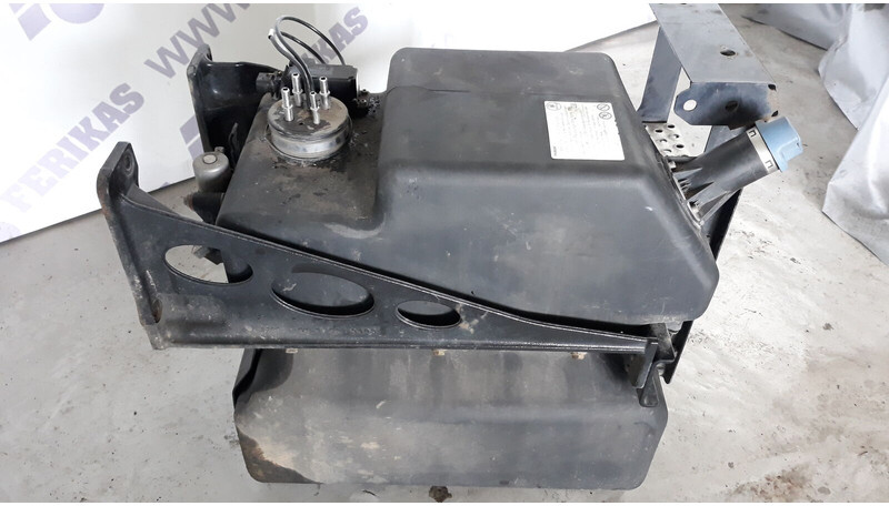 MAN complete with brackets - Silenciador/ Sistema de escape para Camión: foto 3 MAN complete with brackets - Silenciador/ Sistema de escape para Camión: foto 3