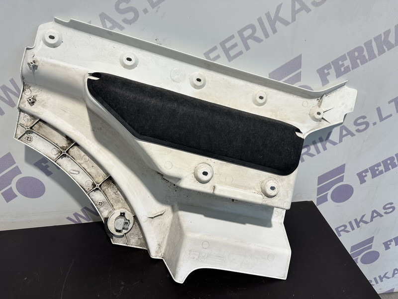 MAN foot step, left side - Parachoques para Camión: foto 2 MAN foot step, left side - Parachoques para Camión: foto 2