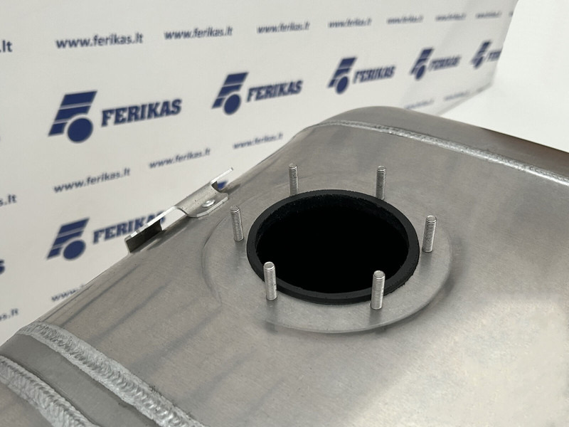 Mercedes-Benz Fuel tank 680L + 120L AdBlue - Depósito de combustible para Camión: foto 5 Mercedes-Benz Fuel tank 680L + 120L AdBlue - Depósito de combustible para Camión: foto 5