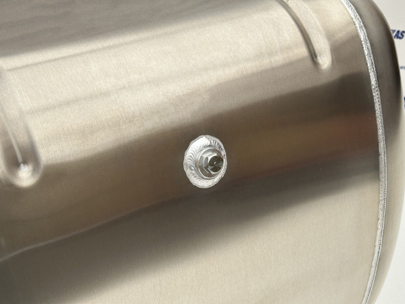 Depósito de combustible para Camión nuevo Mercedes-Benz New aluminum fuel tank 320 L.: foto 7 Depósito de combustible para Camión nuevo Mercedes-Benz New aluminum fuel tank 320 L.: foto 7