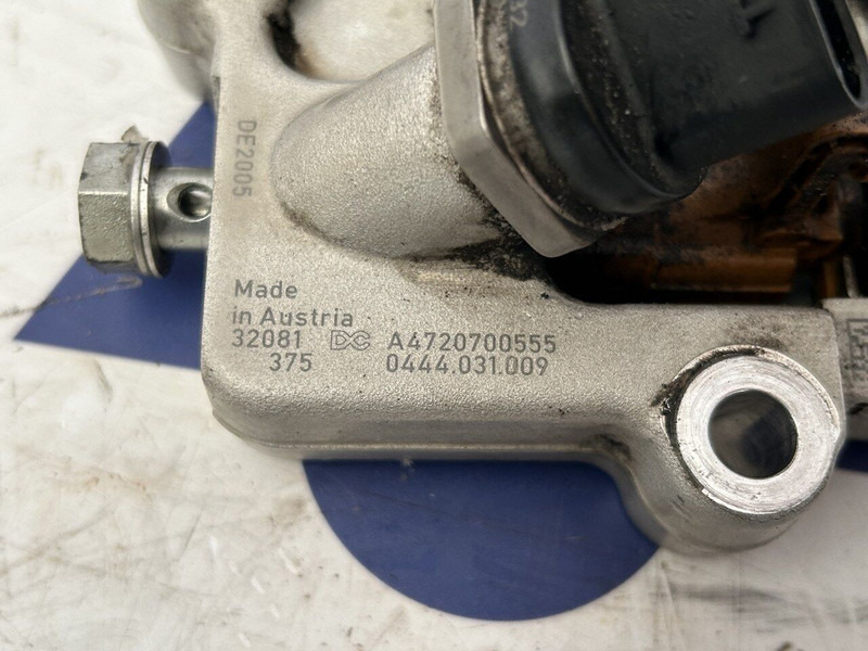 Mercedes-Benz fuel doser - Bomba de combustible para Camión: foto 3 Mercedes-Benz fuel doser - Bomba de combustible para Camión: foto 3