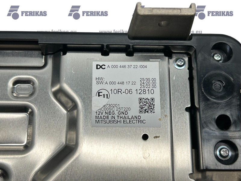 Mercedes-Benz multimedia, radio unit - Piezas de recambio para Camión: foto 4 Mercedes-Benz multimedia, radio unit - Piezas de recambio para Camión: foto 4