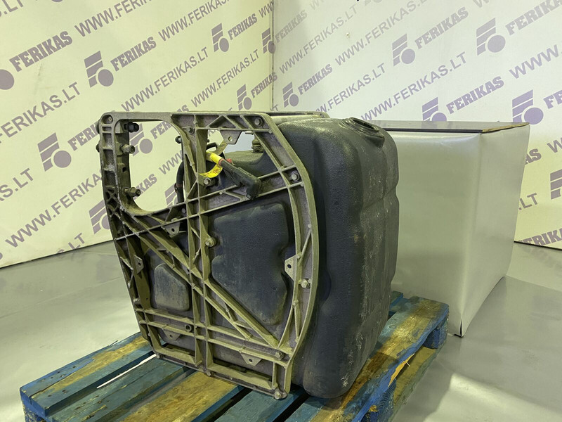 Renault - Silenciador/ Sistema de escape para Camión: foto 1 Renault - Silenciador/ Sistema de escape para Camión: foto 1